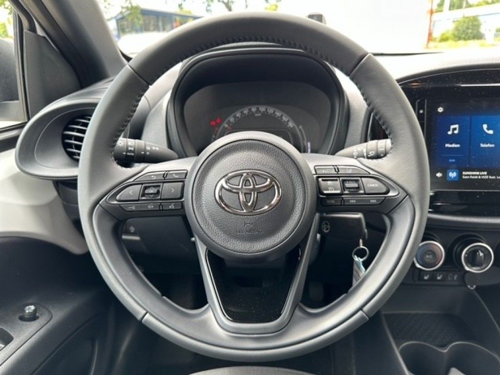 Foto 1 - Toyota Aygo X Business Edition, Schneeweiß