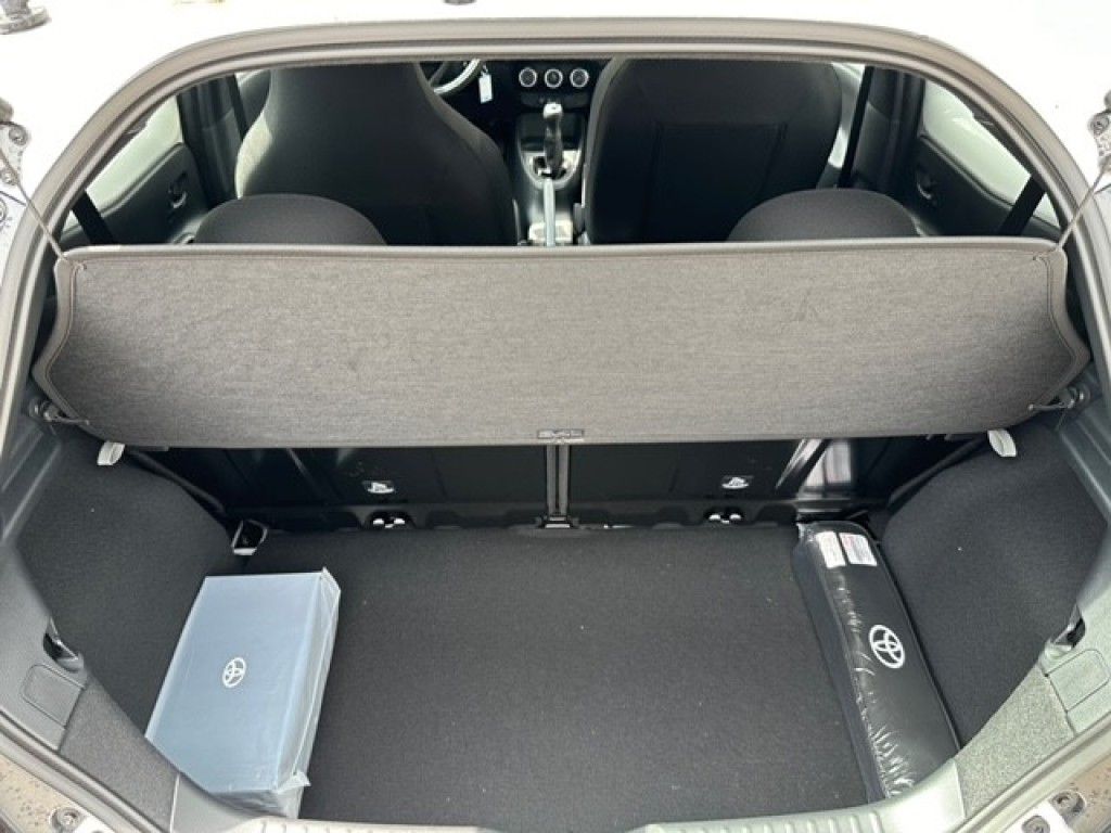 Foto 1 - Toyota Aygo X Business Edition, Schneeweiß