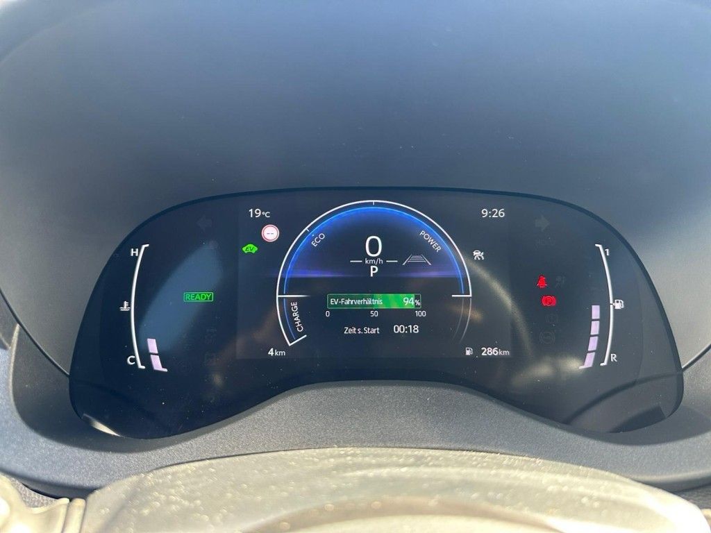 Foto 1 - Yaris Cross Hybrid 130 1.5 VVT-i Teamplayer (XPB1), Karminarot Metallic