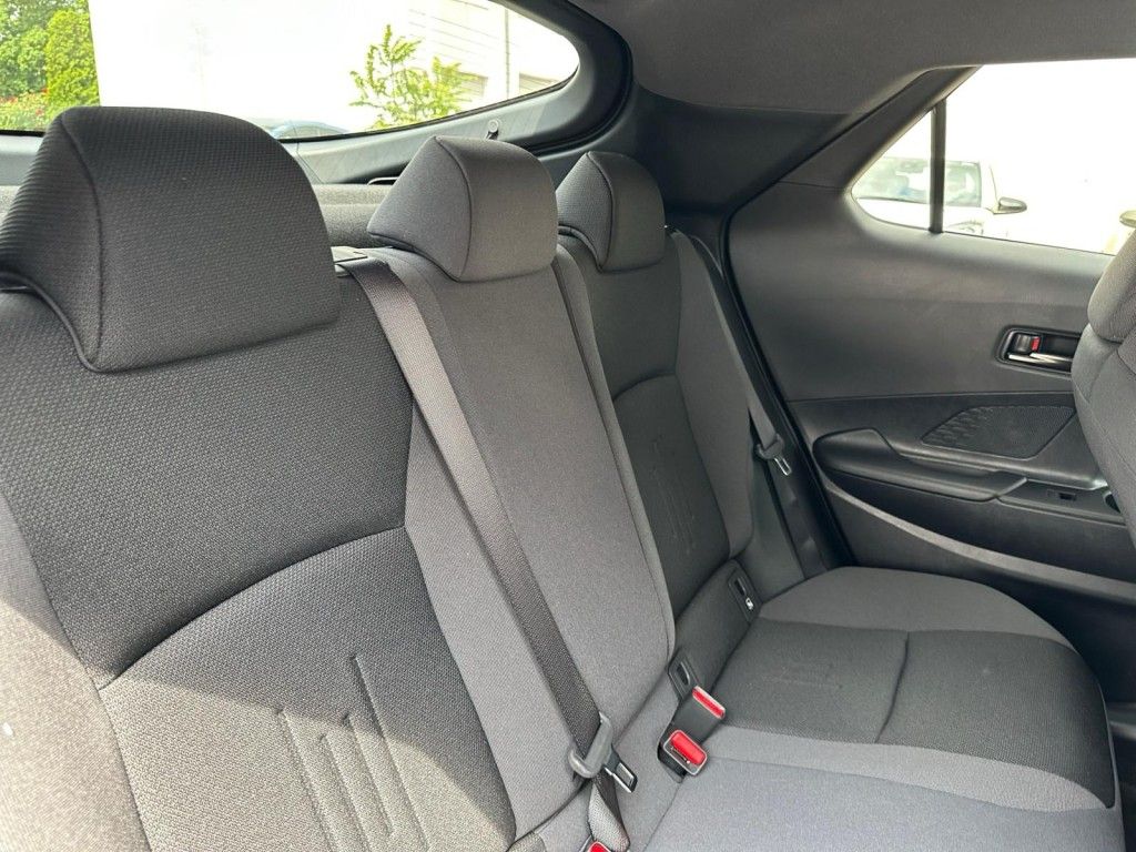 Foto 1 - C-HR 1.8 Hybrid Teamplayer, Marlingrau metallic / Dach schwarz